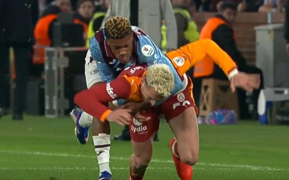 Barış Alper Yılmaz'ın kırmızı kartı atlandı mı? Trio ekibi canlı yayında açıkladı: "İnanılmaz bir karar!" 15