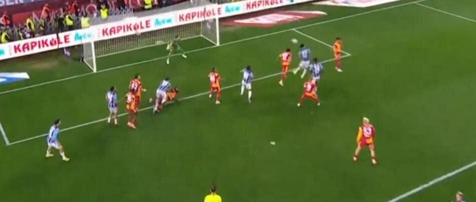 Barış Alper Yılmaz'ın kırmızı kartı atlandı mı? Trio ekibi canlı yayında açıkladı: "İnanılmaz bir karar!" 14