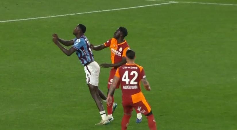 Barış Alper Yılmaz'ın kırmızı kartı atlandı mı? Trio ekibi canlı yayında açıkladı: "İnanılmaz bir karar!" 8
