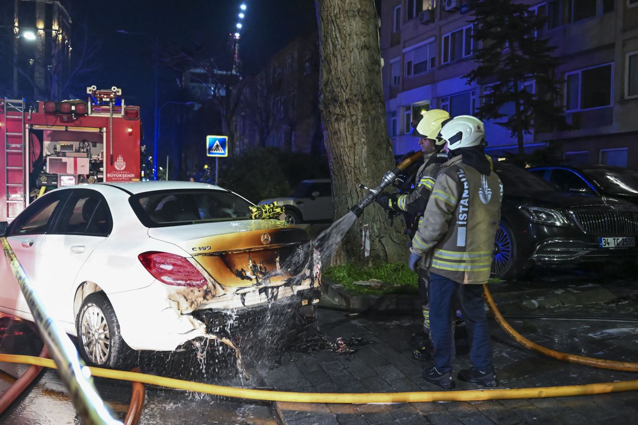 Beşiktaş'taki milyonluk yangının ardındaki karanlık dosya! Gülşen'in eski aşkı "firari" galerici kim? MKR Rent a Car sahibinin skandallarla dolu sicili... 8