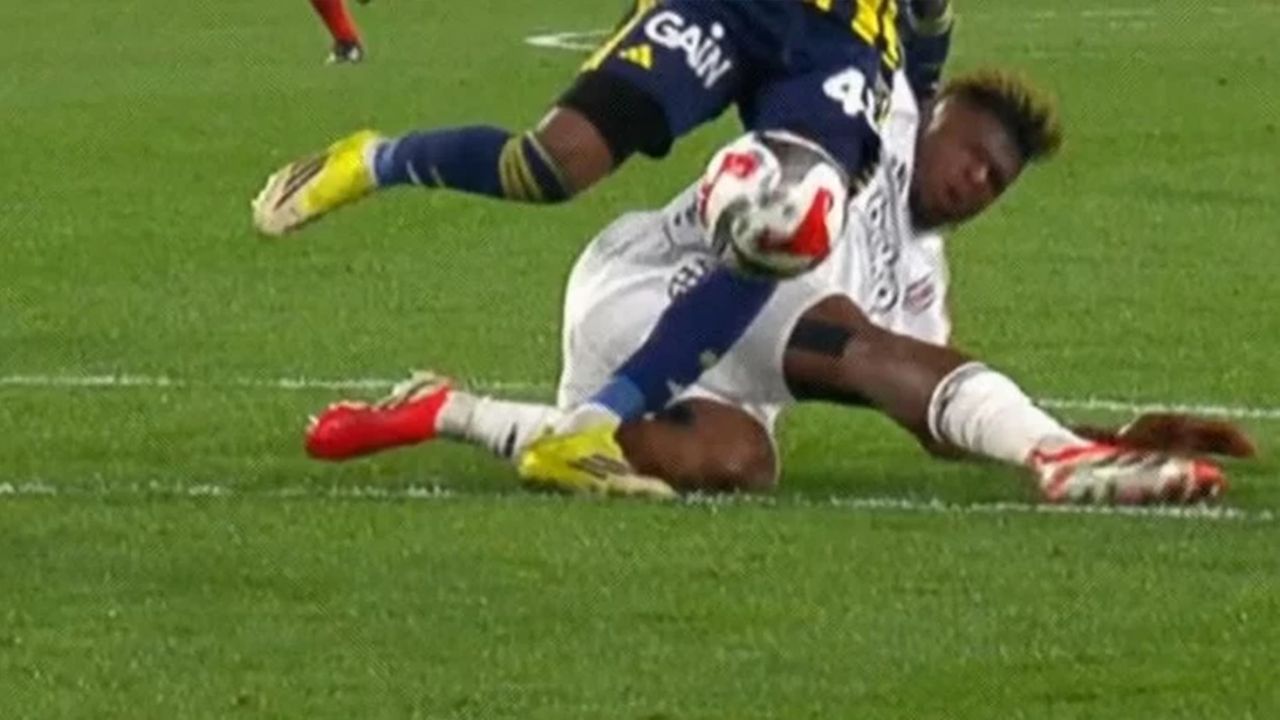 Olaylı derbi sonrası MHK'nın penaltı raporu 9