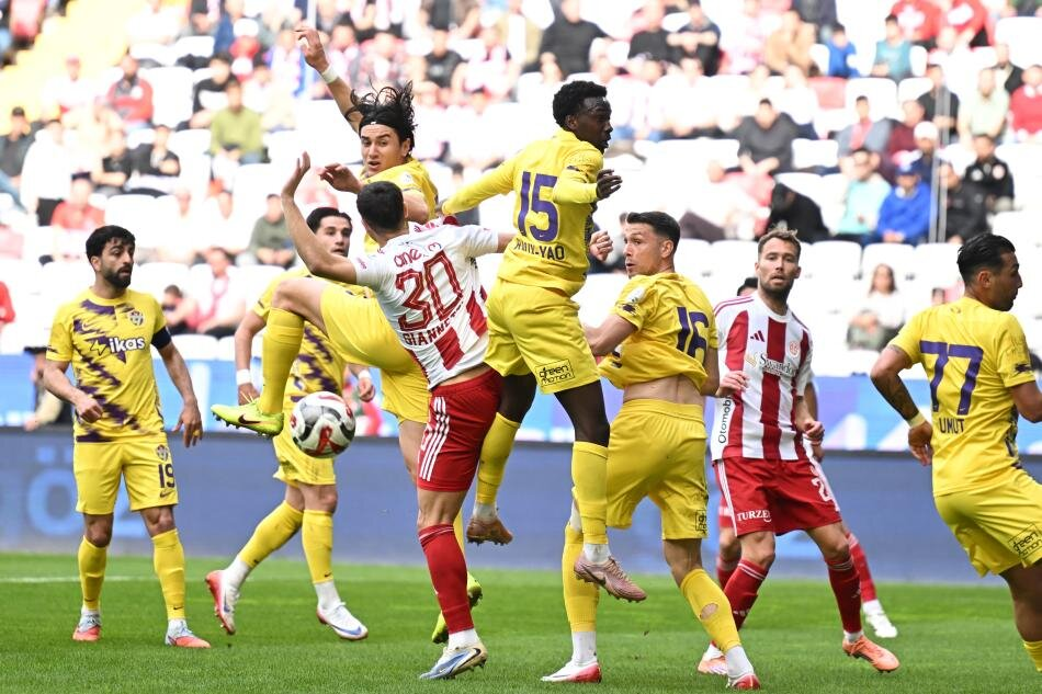 Süper Lig'de küme düşme hattında son durum 3