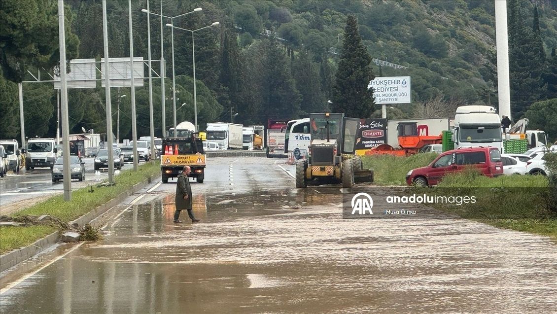 Sağanak alarmı! Meteorolojiden uyarı geldi: 56 ilde etkili olacak 10