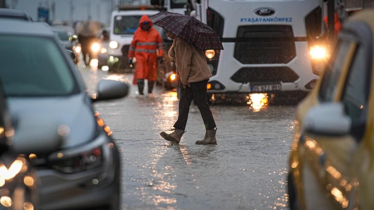 Sağanak alarmı! Meteorolojiden uyarı geldi: 56 ilde etkili olacak 21