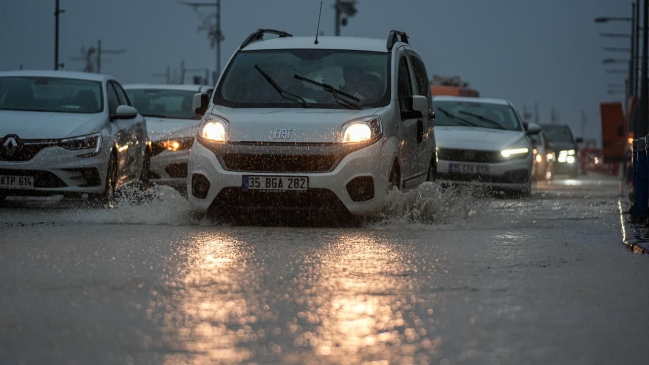 Sağanak alarmı! Meteorolojiden uyarı geldi: 56 ilde etkili olacak 23