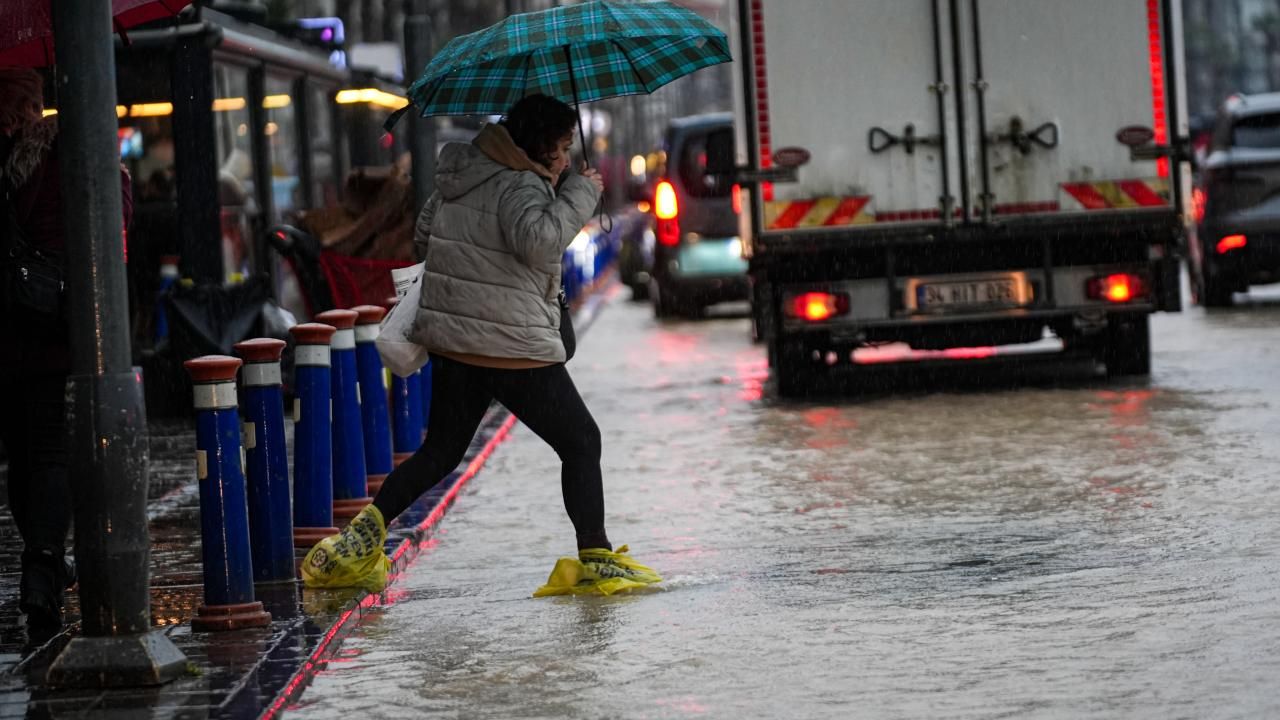 Sağanak alarmı! Meteorolojiden uyarı geldi: 56 ilde etkili olacak 2
