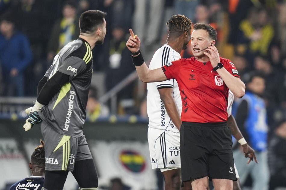 Erman Toroğlu'ndan Türk futbolunu ayağa kaldıracak Ferhat Gündoğdu iddiası: "Onlar size çemkiriyor! Diğerlerine pozitif ayrımcılık yapın" 3
