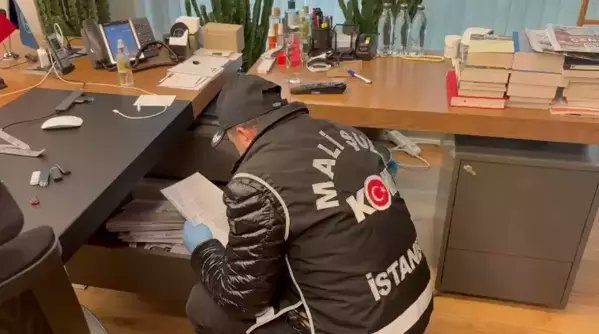 Üsküdar Belediyesi'nde balya balya skandal! Renkli rüşvet çarkının görüntüleri geldi: Valizden milyonlar, sistemden kripto çıktı! 6