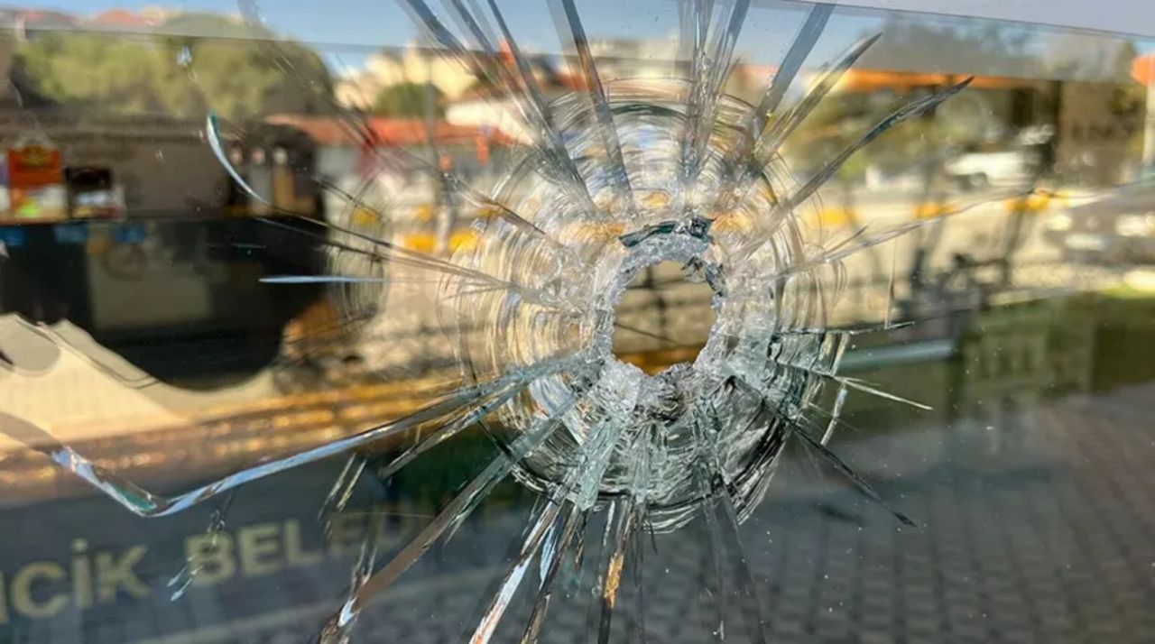 Aydın'da belediye mağazasına silahlı saldırı! Eski Belediye Başkanı gözaltında 2