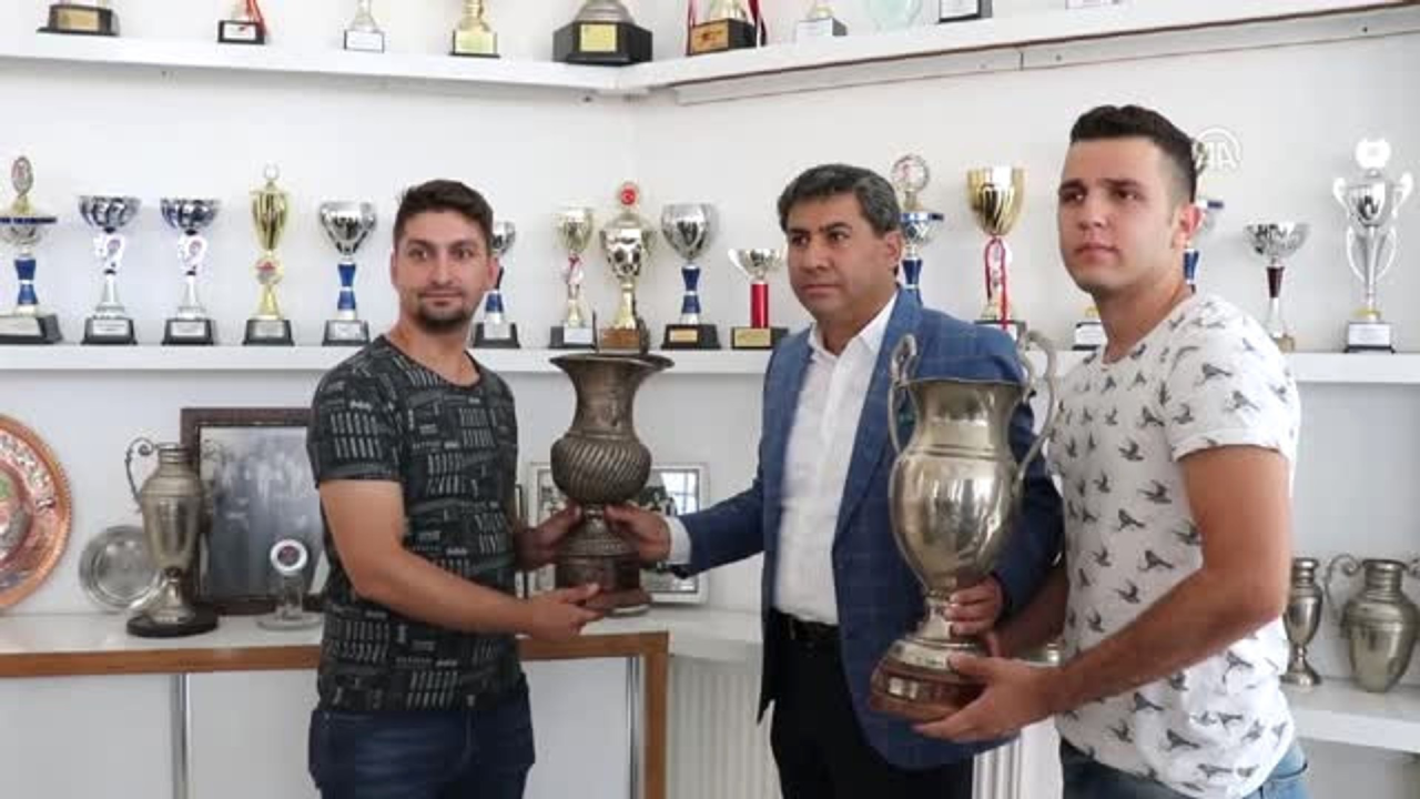 Kupaları saksı olarak kullanılan kulüp 6