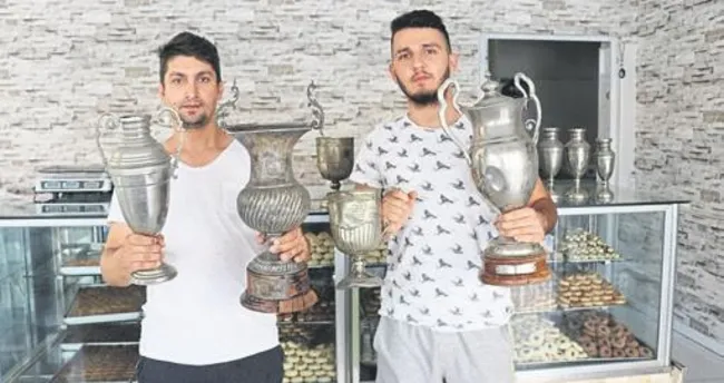 Kupaları saksı olarak kullanılan kulüp 11