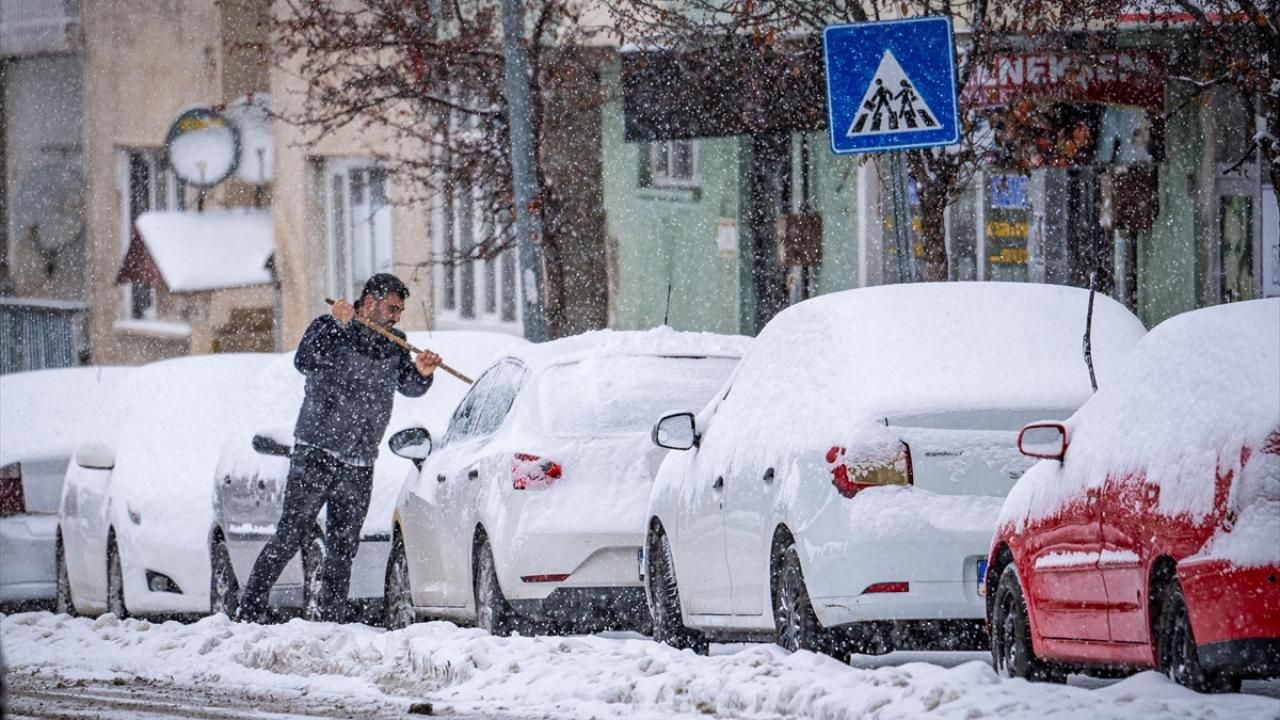 Bahar yerini kışa bırakıyor! 22 ile kar geliyor: İşte kar yağışı beklenen illerimiz 13