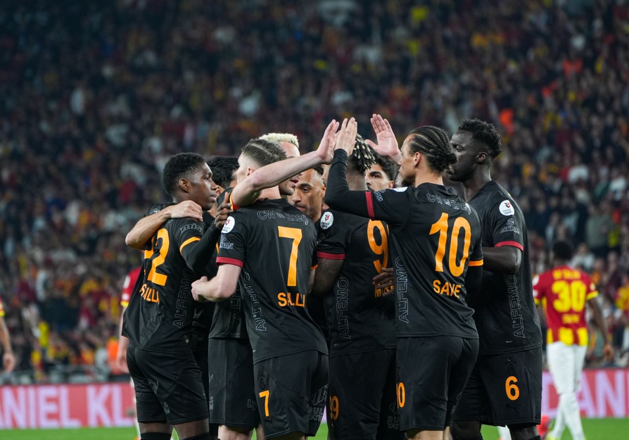 Eksik maç tamamlandı, taşlar yerine oturdu! Yapay zeka Süper Lig'de şampiyon ve küme düşecek 3 takımı açıkladı: Şampiyonluk oranı %90'ı gördü 2