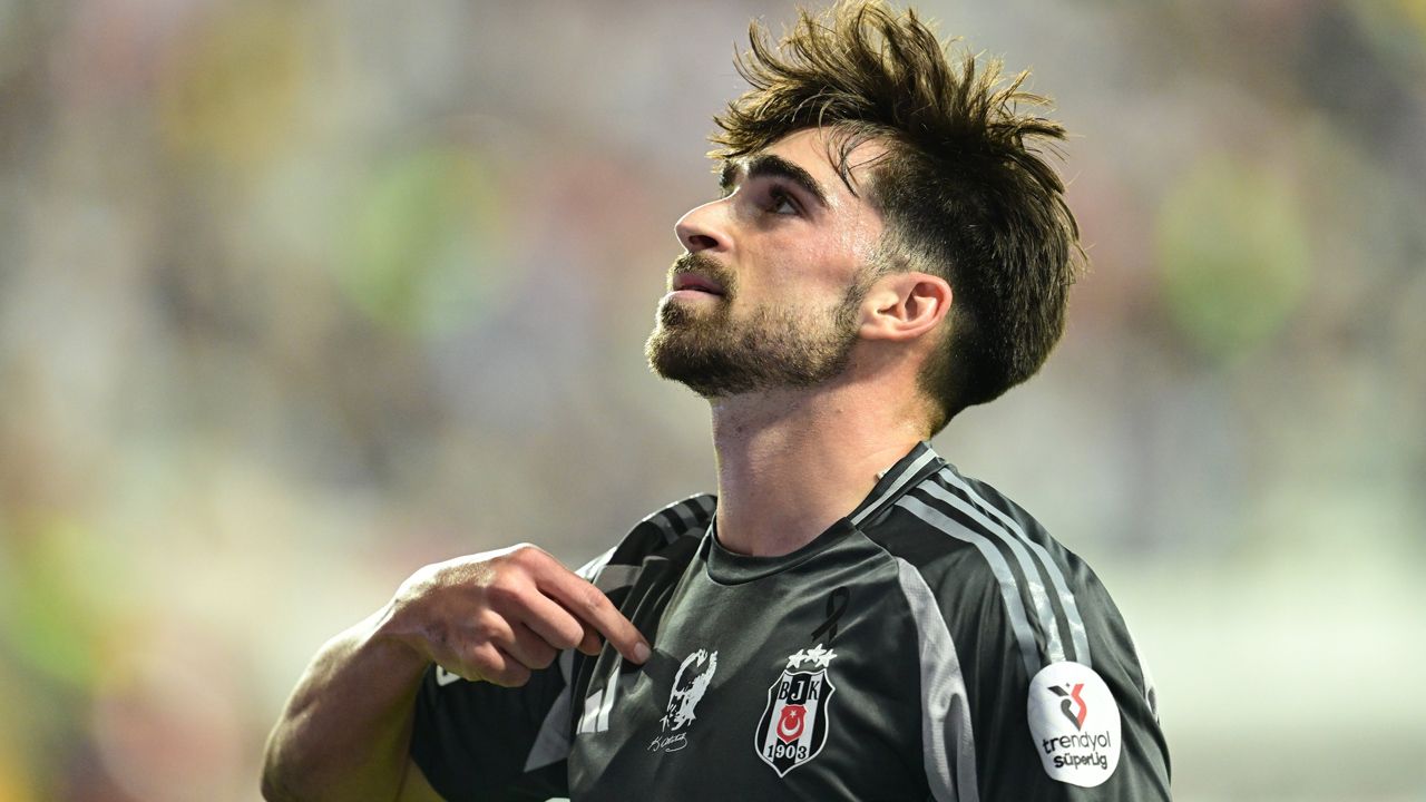 Sergen Yalçın tüm ipleri kopardı! Beşiktaş'ta tarihe geçecek harekat: 23 futbolcuyla yollar ayrılacak 15