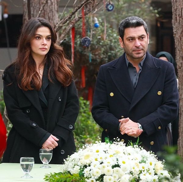 Uzak Şehir'in Alya'sı Sinem Ünsal hakkında yakalama hararı! 'Çekimdeyim' dedi 4
