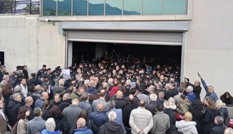 Yolsuzluğun öfkesini polisten çıkardılar: Bursa'da CHP'li grup emniyet güçlerini yaraladı! 2