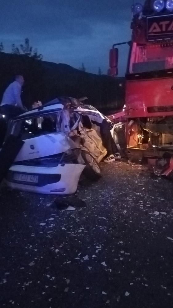 Isparta-Antalya karayolunda korkunç kaza: Ölü ve yaralılar var 5