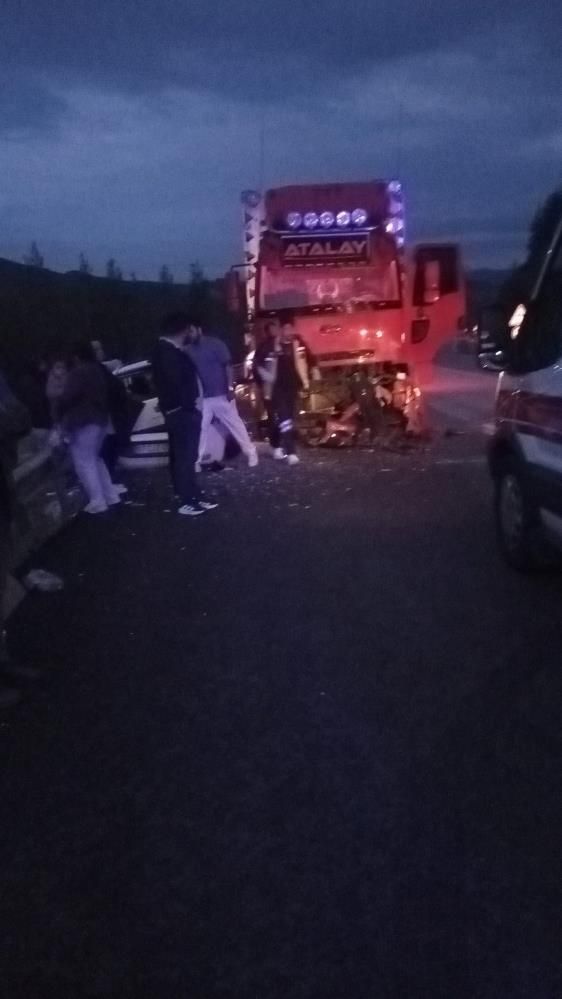 Isparta-Antalya karayolunda korkunç kaza: Ölü ve yaralılar var 6