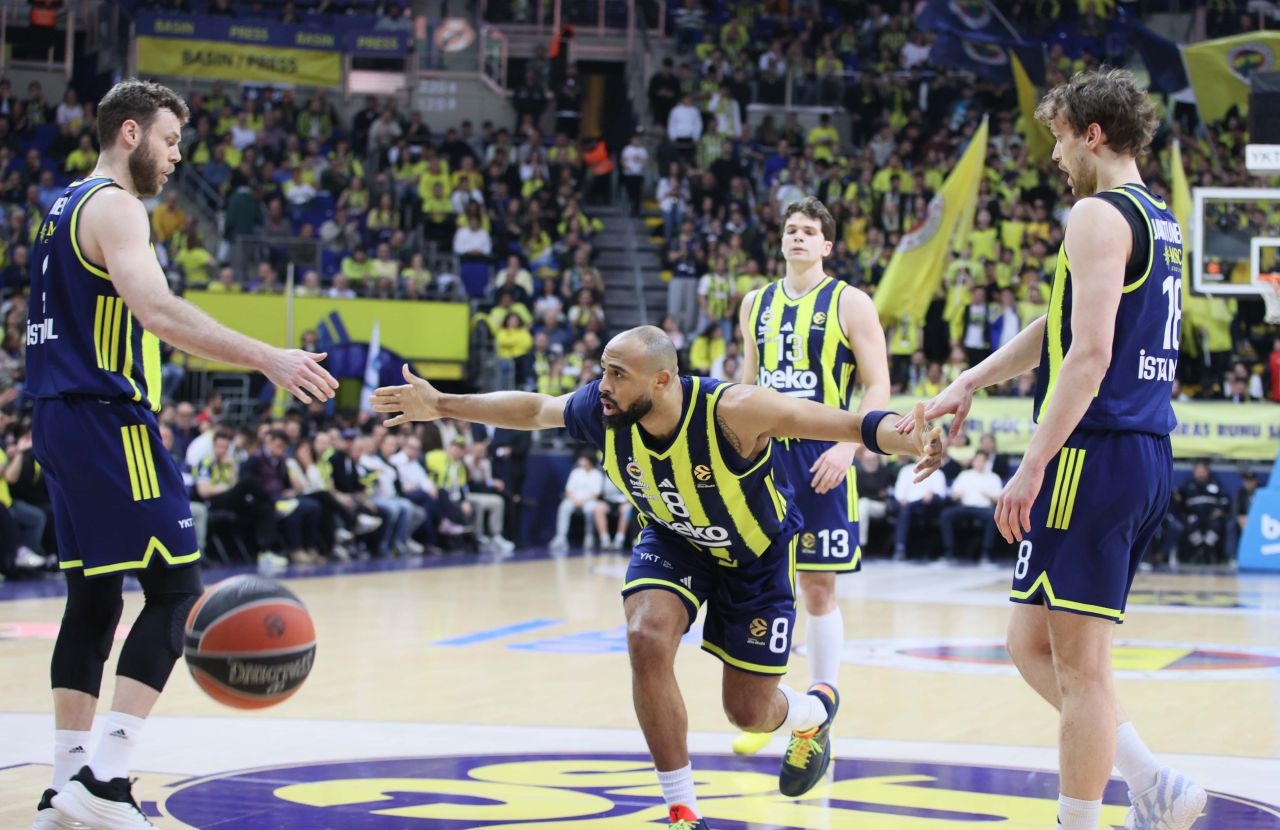 Fenerbahçe Beko kan kaybını durduramıyor: Real Madrid engelini de geçemedi, Euroleague'de evine mağlubiyetle veda etti 4