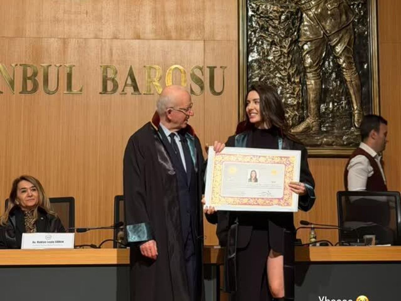Kızılcık Şerbeti'nde "Çimen" rolüyle tanınıyor: Ünlü oyuncu Selin Türkmen'in büyük mutluluğu, o artık bir avukat 3