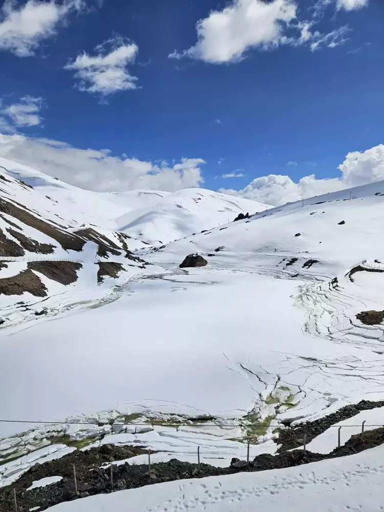 Doğu Karadeniz’de nisan ayında kar yağdı 2