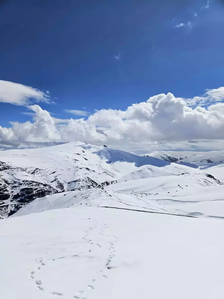 Doğu Karadeniz’de nisan ayında kar yağdı 3