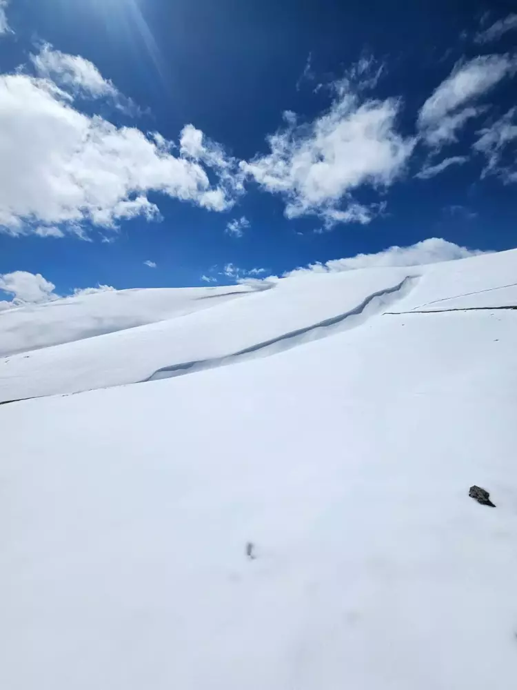 Doğu Karadeniz’de nisan ayında kar yağdı 4
