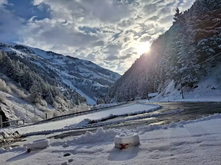 Doğu Karadeniz’de nisan ayında kar yağdı 5