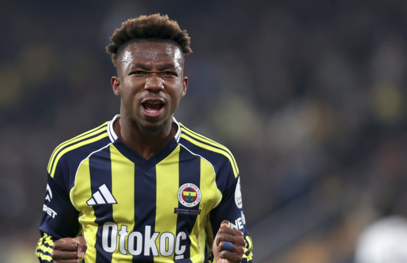 Fenerbahçe'de derbi öncesi sarı kart sınırında olan 7 futbolcu 11