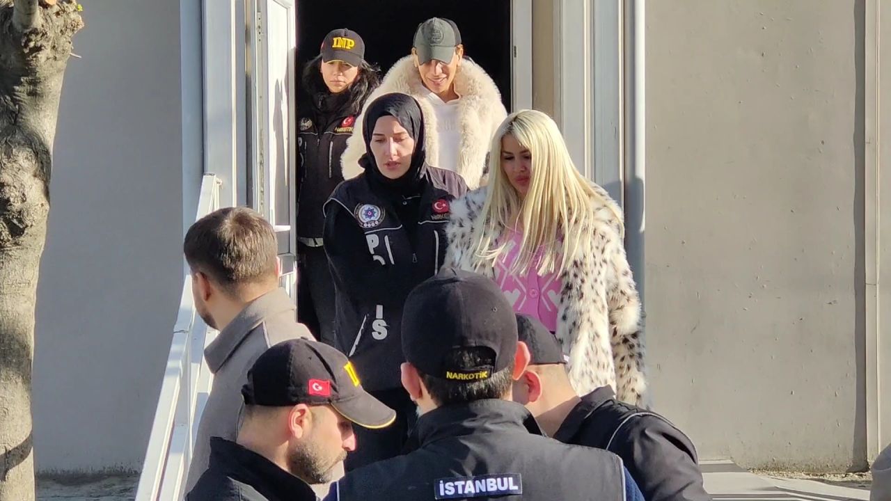 Ünlülere uyuşturucu operasyonu! 19 şüpheli adliyeye sevk edildi: Cansel Ayanoğlu görüntülendi 5
