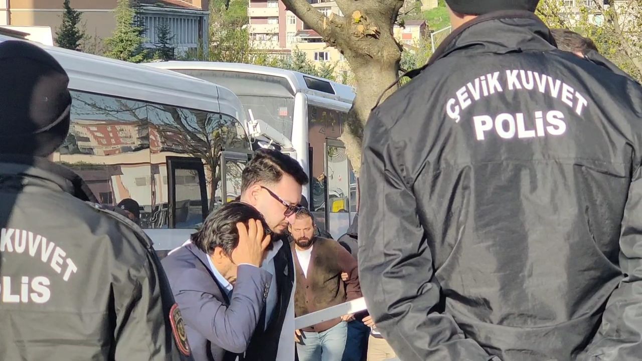 Ünlülere uyuşturucu operasyonu! 19 şüpheli adliyeye sevk edildi: Cansel Ayanoğlu görüntülendi 2