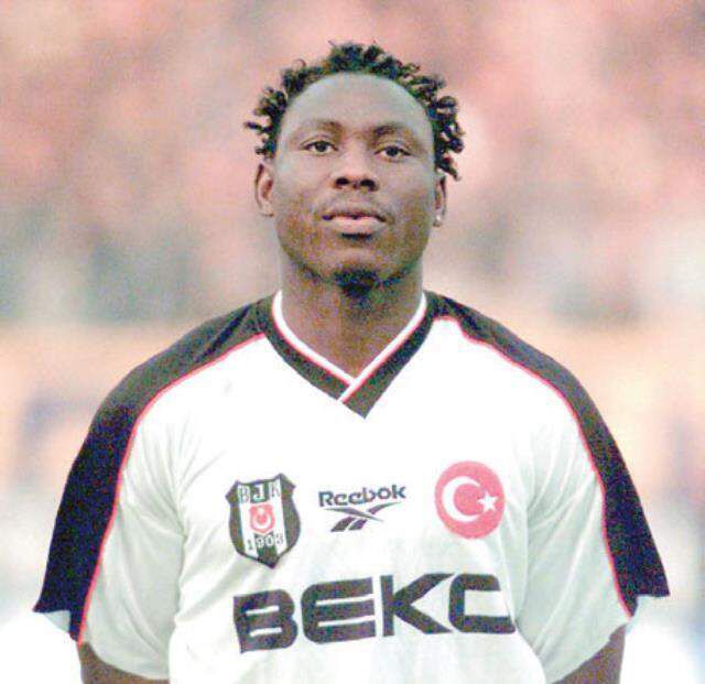 Maça yedek başlayan Amokachi'nin hocasından habersiz oyuna girmesi 9