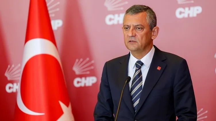 İZBETON skandalında ıslak imza şoku! Belgeler Özgür Özel'i yalanladı: "İmza yetkisi yok" dediği Erkol "Başkan Vekili" çıktı! 2