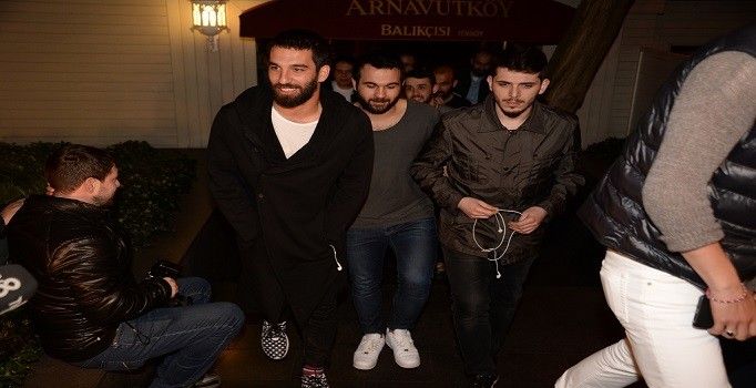 Eltilerin savaşı kardeşleri de mi ayırdı? Arda-Okan Turan kardeşlerden dikkat çeken hamle 4