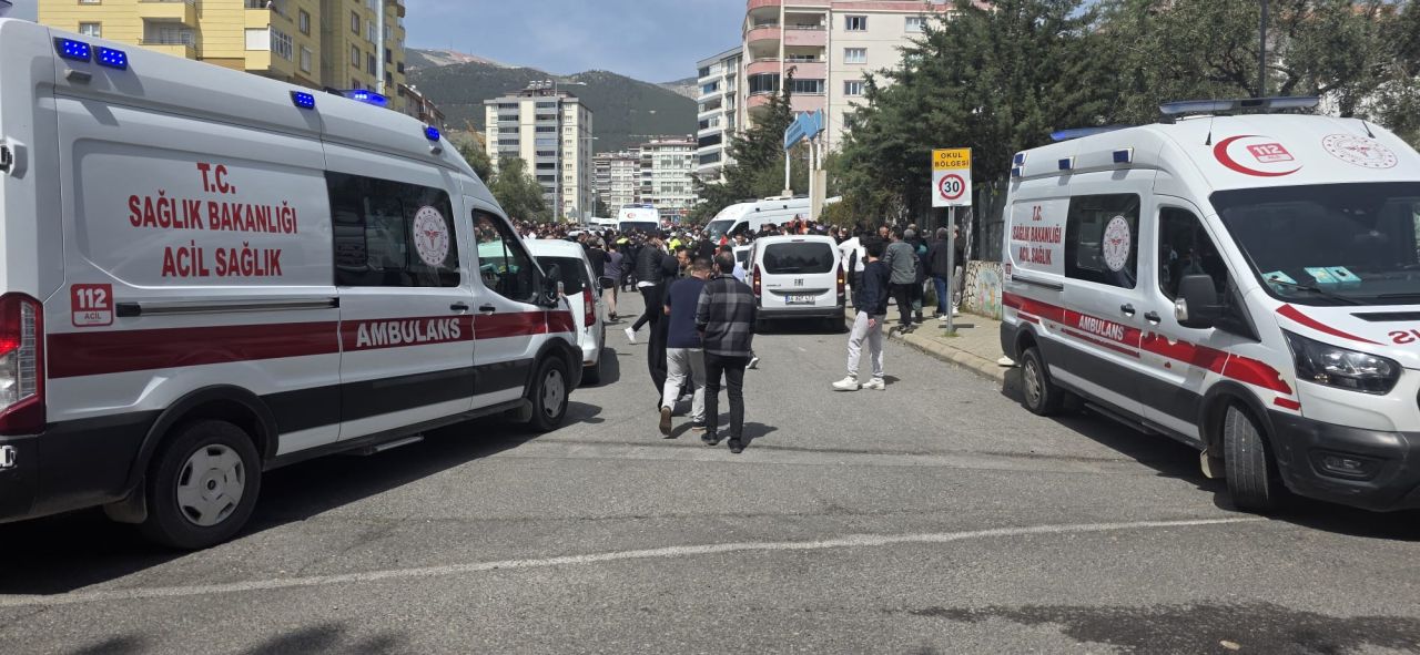 Evdeki cephanelikle okulu bastı! Kahramanmaraş'ta saldırgan öğrencinin eski emniyet mensubu babası gözaltına alındı! 8