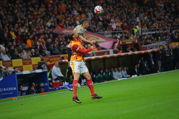 Galatasaray'da değişim kapıda: 4 futbolcuyla yollar ayrılacak 2