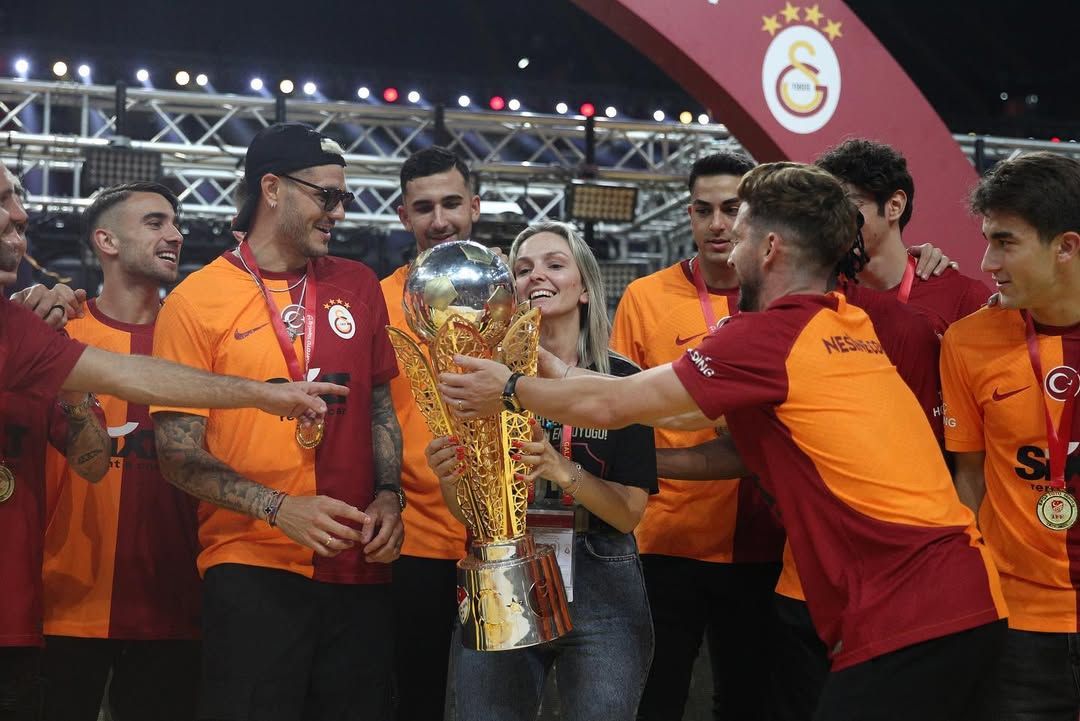 Galatasaray'da dışarıya bilgi sızdıran Tuğçe Aykun isimli çalışan kulüpten kovuldu 8
