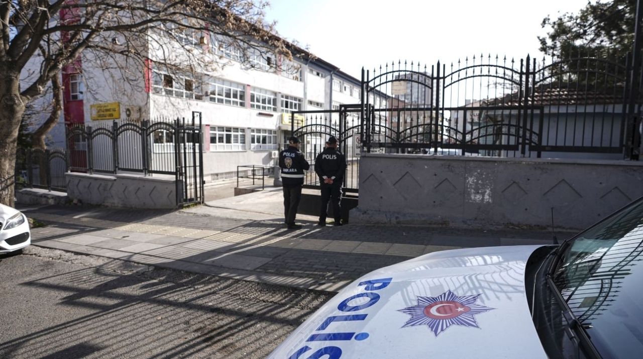 Kahramanmaraş ve Şanlıurfa'da okula silahlı saldırılar! Türkiye genelinde güvenlik önlemleri artırıldı: Her okulda 2 polis duracak 1