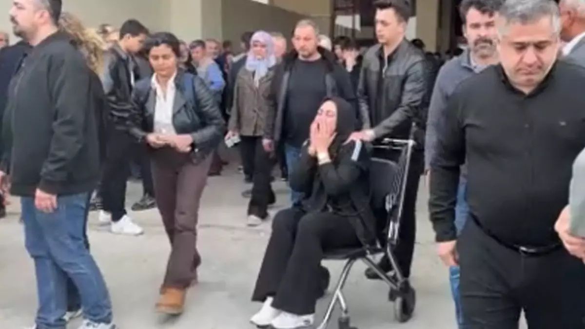Kahramanmaraş’ta güle oynaya okula gönderdikleri yavrularına gözyaşlarıyla veda ediyorlar... Morgda sıra sıra isimleri okundu 1