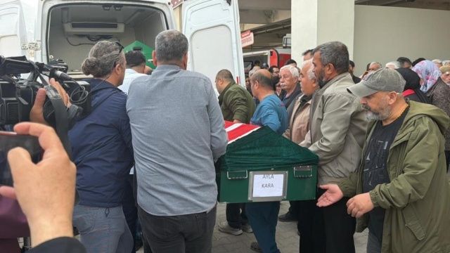 Kahramanmaraş’ta güle oynaya okula gönderdikleri yavrularına gözyaşlarıyla veda ediyorlar... Morgda sıra sıra isimleri okundu 6