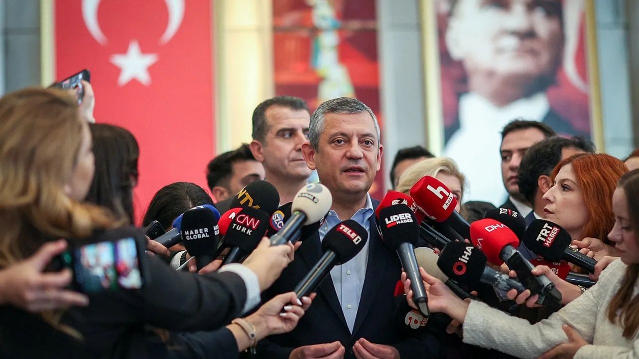 CHP'de şok hazırlık: Mutlak butlan mı, Ekim Partisi mi? İmamoğlu ve Özel yeni parti seçeneğini masaya yatırdı! 1