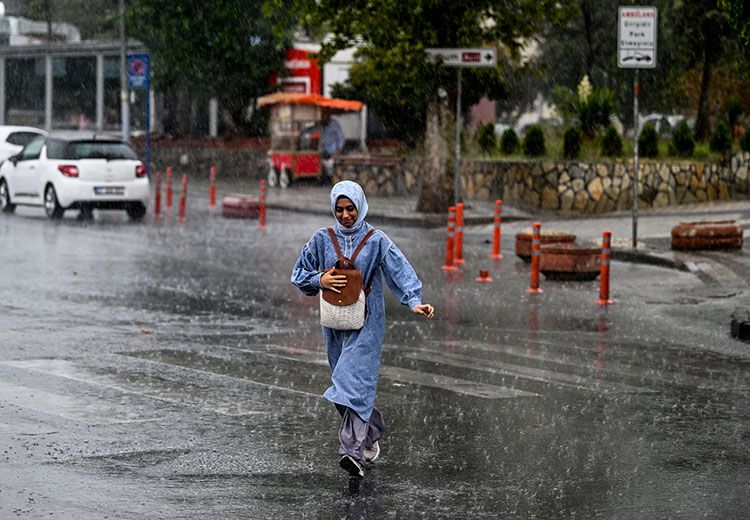 Meteoroloji duyurdu: 63 ilde sağanak bekleniyor! 42