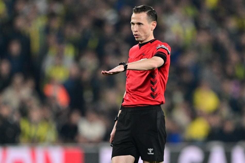 Hakem Fenerbahçe'yi lime lime doğramış! Çaykur Rizespor'un golü iptal, oyuncusu da atılmalıymış! Trio ekibi canlı yayında tüm pozisyonları tek tek açıkladı 1