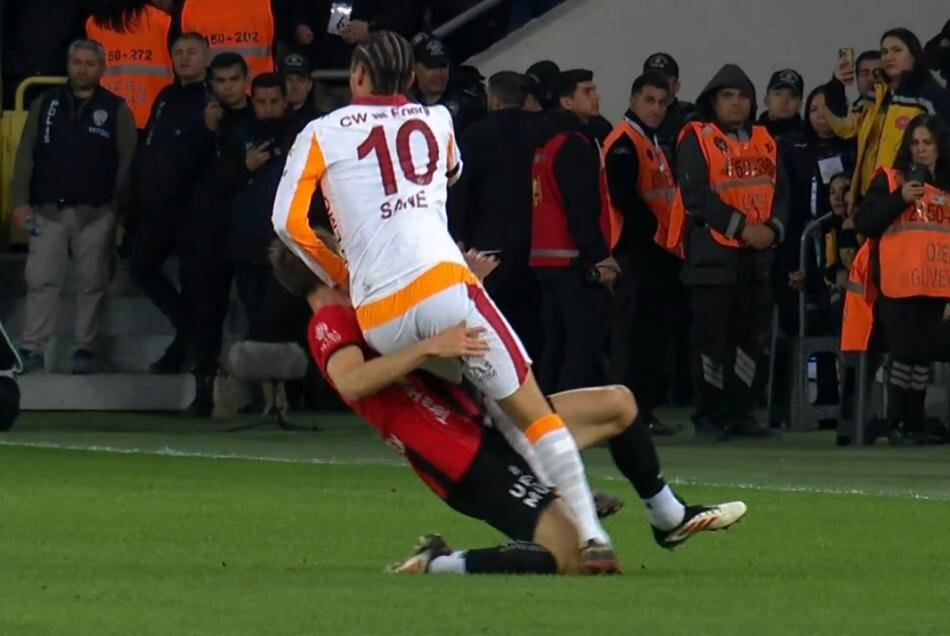 Trio ekibi, Galatasaray maçındaki pozisyonları tek tek yorumladı 4