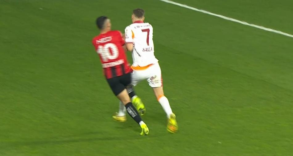 Trio ekibi, Galatasaray maçındaki pozisyonları tek tek yorumladı 7