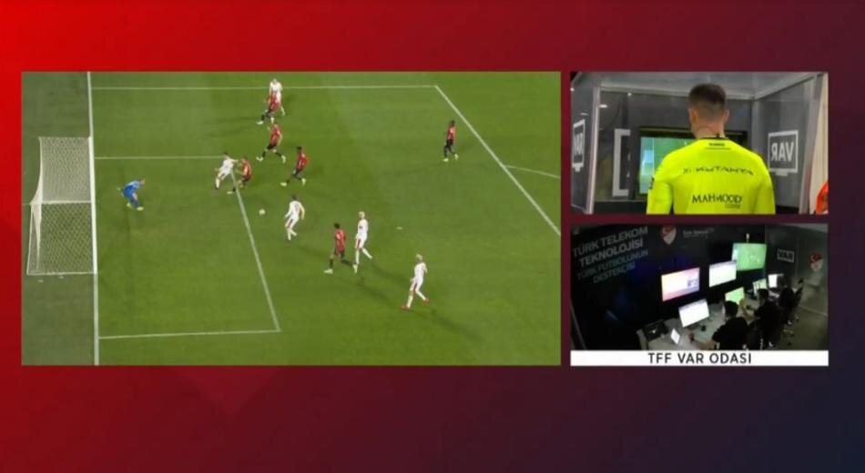 Trio ekibi, Galatasaray maçındaki pozisyonları tek tek yorumladı 9