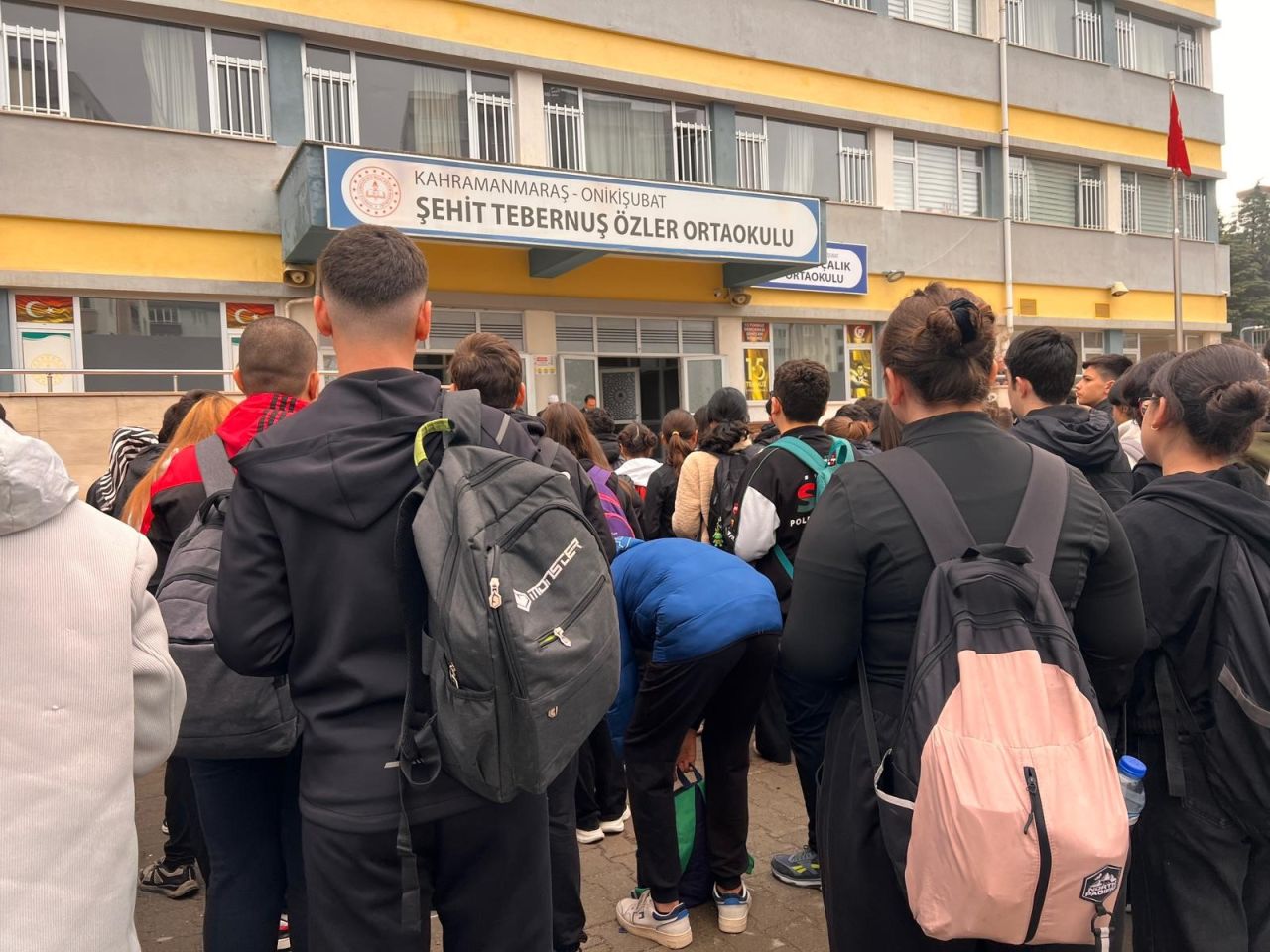 Öğrenciler yeniden okulda! Ayser Çalık öğrencileri yeni binada eğitime başladı... 1