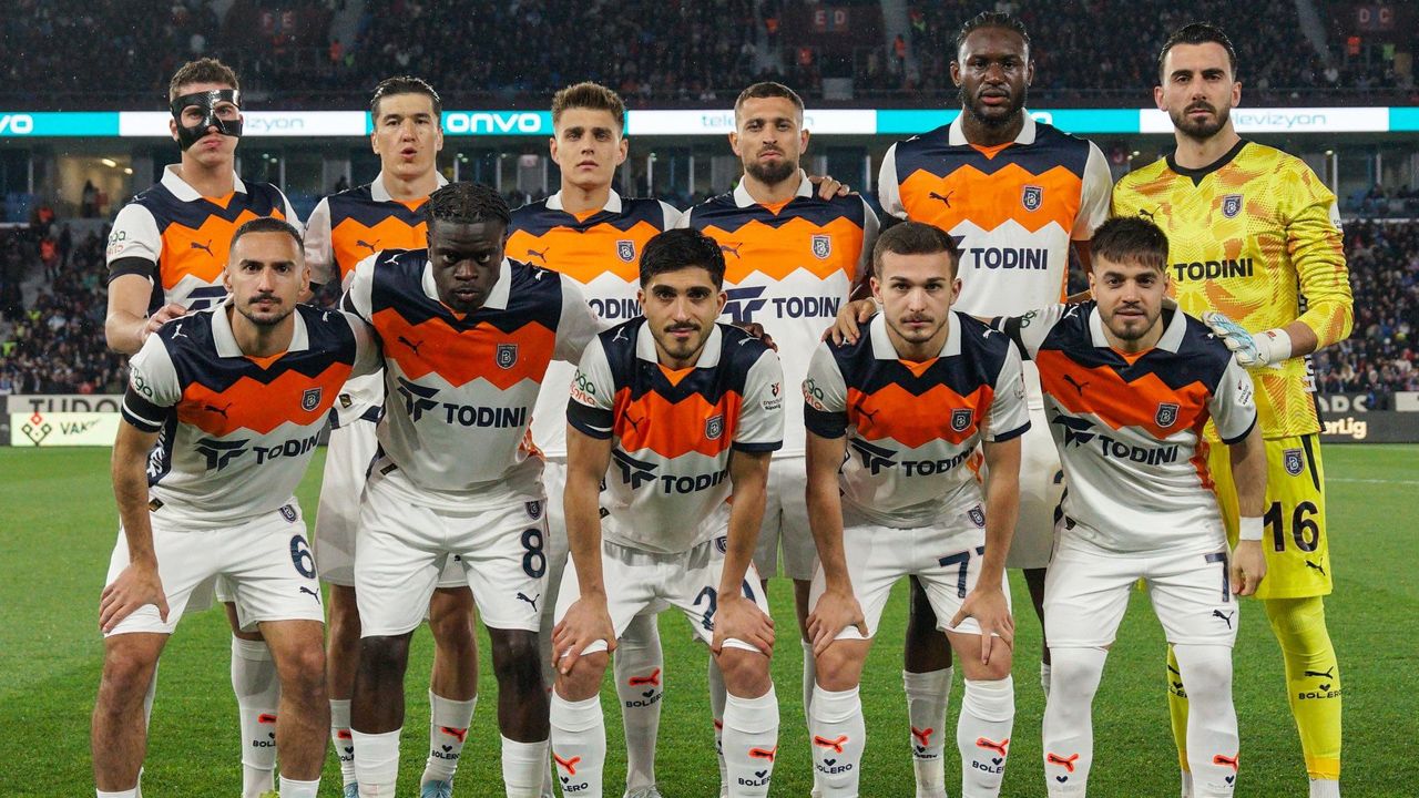 Yapay zeka Süper Lig'in şampiyonunu ve küme düşecek 3 takımı açıkladı! Ligde yarış tamamen bitti: Zirvenin sahibi %92.6 oranla belli oldu 19