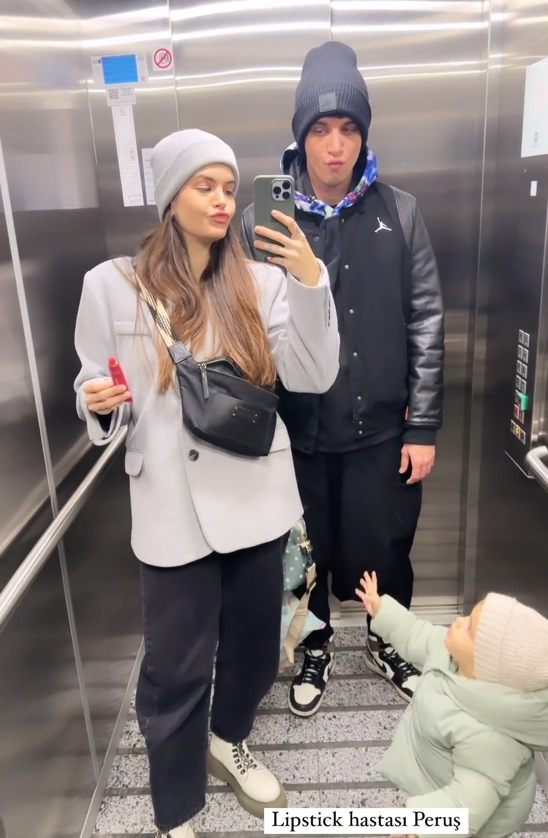Selahattin Paşalı ve Lara Paşalı boşanıyor mu? Lara Paşalı düğün fotoğrafını sildi, yüzüğü attı... 6