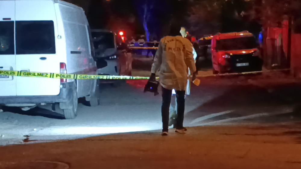 İki aile arasında silahlı kavga: Çok sayıda yaralı var 1